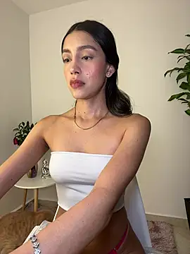 Snapshot of SelenaStone chatting on 02/24/25, 10:47 SelenaStone online show from 02/24/25, 10:47