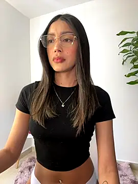 Snapshot of SelenaStone chatting on 09/13/25, 07:13 SelenaStone online show from 09/13/25, 07:13