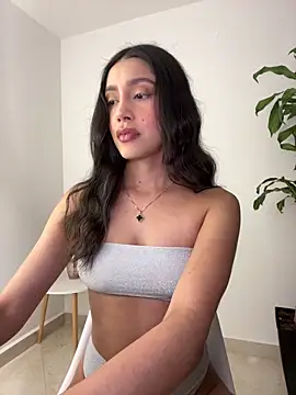 Snapshot of SelenaStone chatting on 11/09/25, 11:47 SelenaStone online show from 11/09/25, 11:47