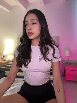 Snapshot of SelenaStone chatting on 04/20/26, 10:11 SelenaStone online show from 04/20/26, 10:11