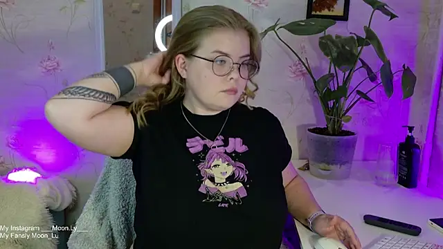 sinnamon  online show from 09/18/25, 01:13