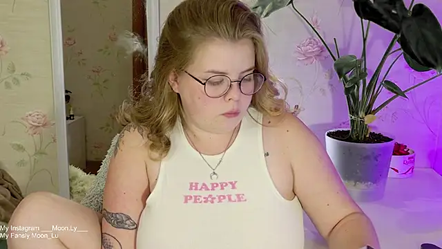 sinnamon  online show from 09/21/25, 07:04