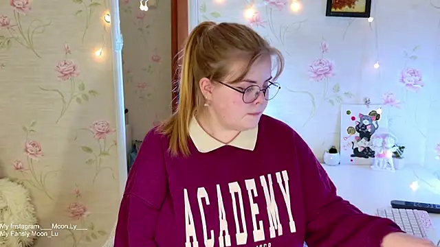 sinnamon  online show from 12/02/25, 02:12