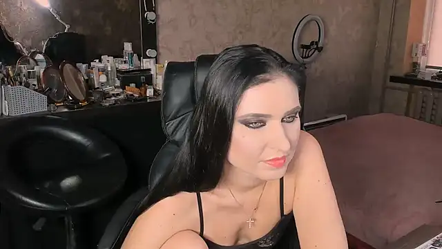 Miss Poison online show from 11/05/25, 08:58