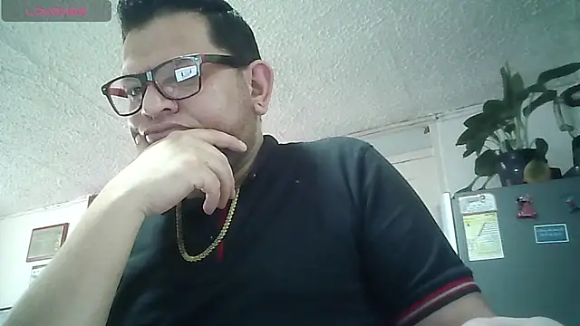 Snapshot of SexDiffrent chatting on 12/20/25, 04:14 SexDiffrent online show from 12/20/25, 04:14