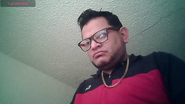 Snapshot of SexDiffrent chatting on 12/21/25, 08:38 SexDiffrent online show from 12/21/25, 08:38