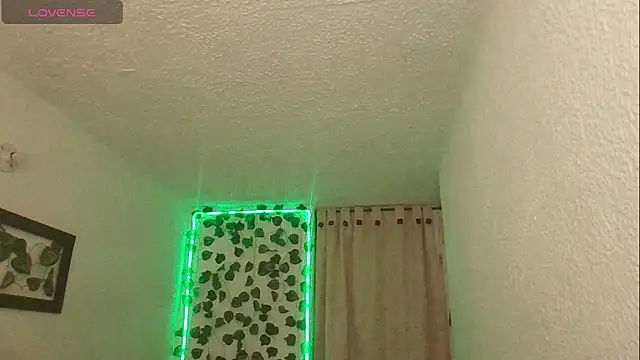 Snapshot of SexDiffrent chatting on 12/22/25, 06:27 SexDiffrent online show from 12/22/25, 06:27