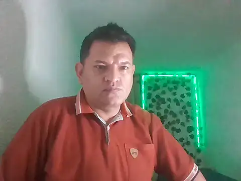 Snapshot of SexDiffrent chatting on 05/15/26, 11:12 SexDiffrent online show from 05/15/26, 11:12