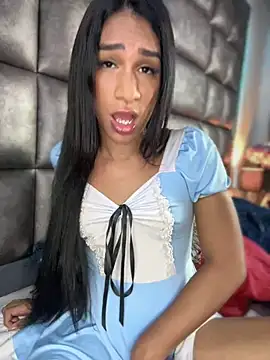 Snapshot of Ashly_Miller chatting on 02/13/25, 10:00 Ashly Miller online show from 02/13/25, 10:00