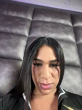 Snapshot of Ashly_Miller chatting on 03/02/25, 10:48 Ashly Miller online show from 03/02/25, 10:48