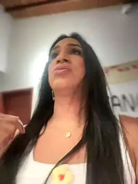 Snapshot of Ashly_Miller chatting on 10/15/25, 08:09 Ashly Miller online show from 10/15/25, 08:09