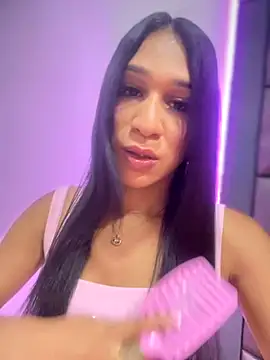 Snapshot of Ashly_Miller chatting on 10/20/25, 07:36 Ashly Miller online show from 10/20/25, 07:36