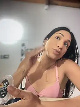 Snapshot of Ashly_Miller chatting on 11/19/25, 07:25 Ashly Miller online show from 11/19/25, 07:25