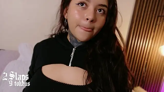 Snapshot of kim_blake chatting on 03/20/26, 12:32 kim blake online show from 03/20/26, 12:32