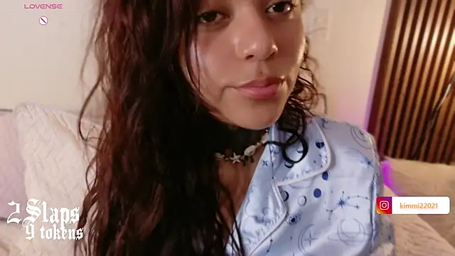 Snapshot of kim_blake chatting on 04/10/26, 12:54 kim blake online show from 04/10/26, 12:54