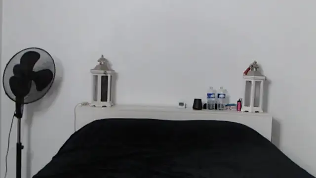 Oriane Jackson online show from 10/19/25, 08:15