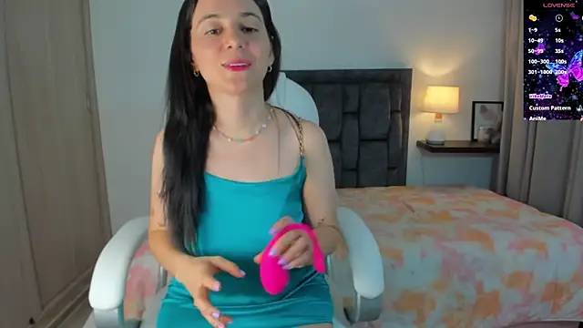 Snapshot of lucia_s1 chatting on 02/19/25, 11:06 lucia s1 online show from 02/19/25, 11:06