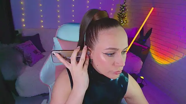 Snapshot of pepper_cat_ chatting on 04/13/26, 10:37 pepper cat online show from 04/13/26, 10:37