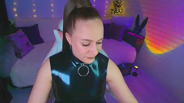 Snapshot of pepper_cat_ chatting on 04/17/26, 01:30 pepper cat online show from 04/17/26, 01:30