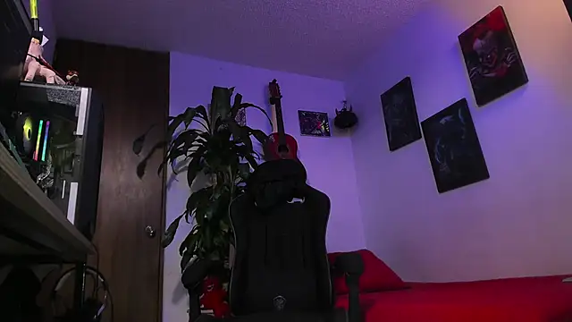 Snapshot of Ryuk_it chatting on 11/13/25, 03:33 Ryuk it online show from 11/13/25, 03:33