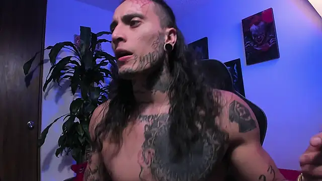 Snapshot of Ryuk_it chatting on 11/24/25, 01:05 Ryuk it online show from 11/24/25, 01:05