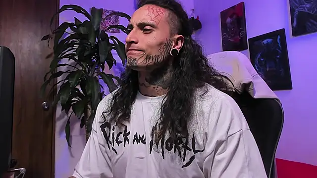 Snapshot of Ryuk_it chatting on 12/02/25, 01:22 Ryuk it online show from 12/02/25, 01:22