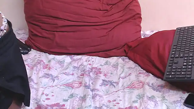 Snapshot of hottychubbygirl chatting on 12/10/24, 09:01 hottychubbygirl online show from 12/10/24, 09:01