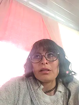 Snapshot of Alexandrasaenz chatting on 10/18/25, 02:29 Alexandrasaenz online show from 10/18/25, 02:29