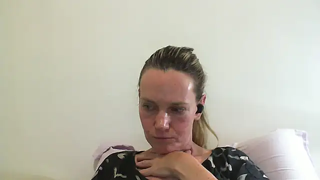 Snapshot of Annylove1 chatting on 02/16/25, 12:52 Annylove1 online show from 02/16/25, 12:52