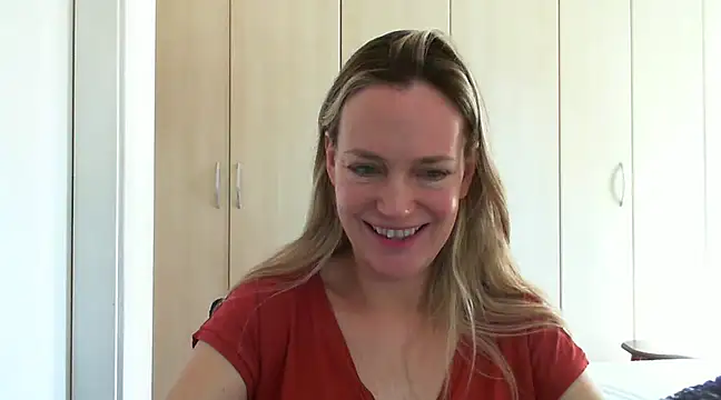 Snapshot of Annylove1 chatting on 02/19/25, 12:44 Annylove1 online show from 02/19/25, 12:44