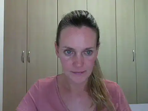 Snapshot of Annylove1 chatting on 02/26/25, 10:42 Annylove1 online show from 02/26/25, 10:42