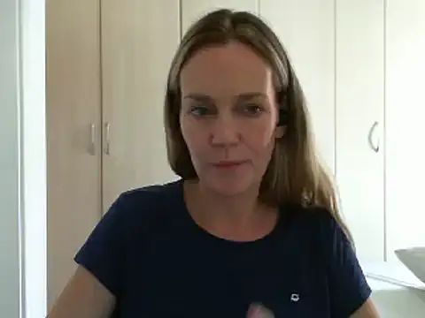 Snapshot of Annylove1 chatting on 03/07/25, 04:22 Annylove1 online show from 03/07/25, 04:22