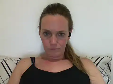 Snapshot of Annylove1 chatting on 03/13/25, 11:38 Annylove1 online show from 03/13/25, 11:38