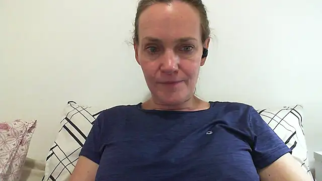 Snapshot of Annylove1 chatting on 03/14/25, 08:49 Annylove1 online show from 03/14/25, 08:49