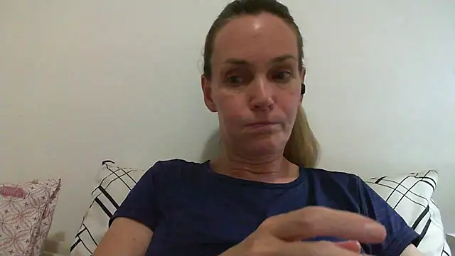 Snapshot of Annylove1 chatting on 03/15/25, 12:04 Annylove1 online show from 03/15/25, 12:04