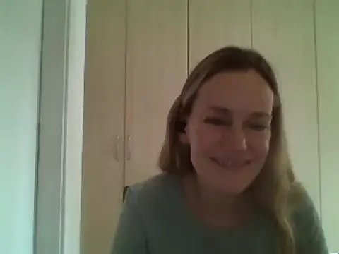 Snapshot of Annylove1 chatting on 03/17/25, 04:54 Annylove1 online show from 03/17/25, 04:54