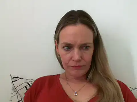 Snapshot of Annylove1 chatting on 03/19/25, 02:02 Annylove1 online show from 03/19/25, 02:02