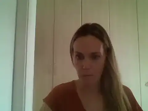 Snapshot of Annylove1 chatting on 03/19/25, 05:06 Annylove1 online show from 03/19/25, 05:06