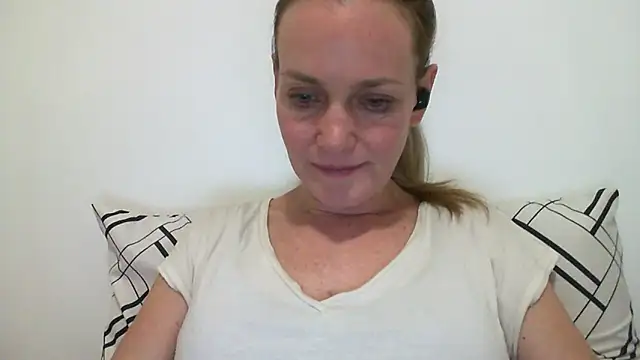 Snapshot of Annylove1 chatting on 03/20/25, 11:34 Annylove1 online show from 03/20/25, 11:34