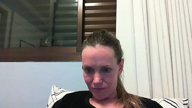 Snapshot of Annylove1 chatting on 09/14/25, 12:43 Annylove1 online show from 09/14/25, 12:43