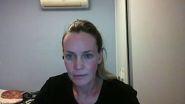 Snapshot of Annylove1 chatting on 09/16/25, 12:00 Annylove1 online show from 09/16/25, 12:00