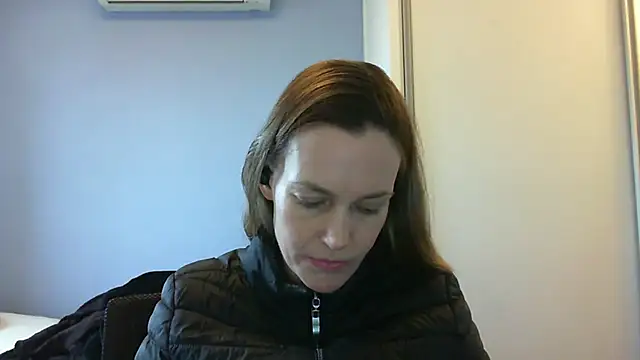 Snapshot of Annylove1 chatting on 09/25/25, 10:52 Annylove1 online show from 09/25/25, 10:52