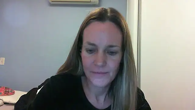 Snapshot of Annylove1 chatting on 09/27/25, 12:04 Annylove1 online show from 09/27/25, 12:04