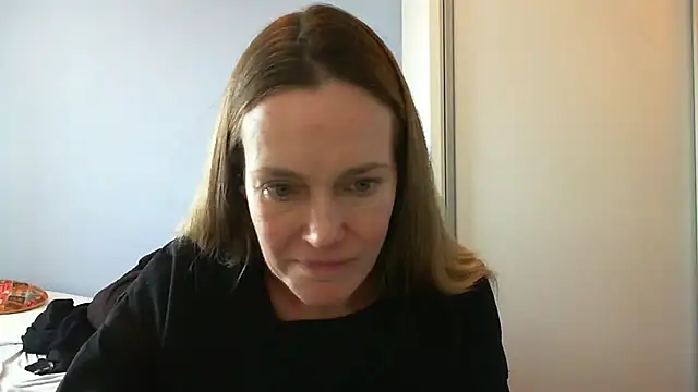 Snapshot of Annylove1 chatting on 09/29/25, 04:01 Annylove1 online show from 09/29/25, 04:01