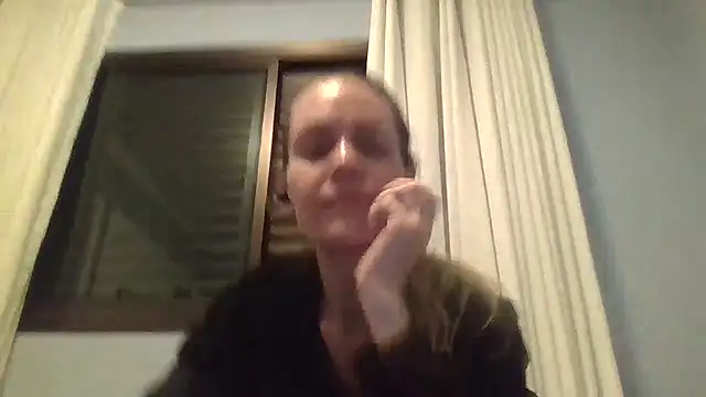 Snapshot of Annylove1 chatting on 10/01/25, 12:05 Annylove1 online show from 10/01/25, 12:05