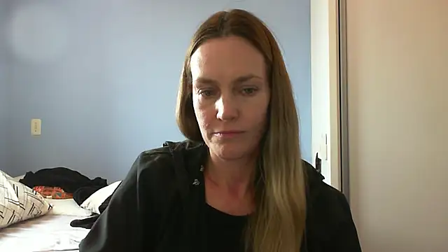 Snapshot of Annylove1 chatting on 10/01/25, 03:40 Annylove1 online show from 10/01/25, 03:40