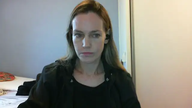 Snapshot of Annylove1 chatting on 10/02/25, 10:44 Annylove1 online show from 10/02/25, 10:44