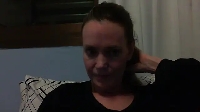 Snapshot of Annylove1 chatting on 10/03/25, 12:29 Annylove1 online show from 10/03/25, 12:29