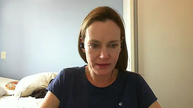 Snapshot of Annylove1 chatting on 10/06/25, 03:53 Annylove1 online show from 10/06/25, 03:53