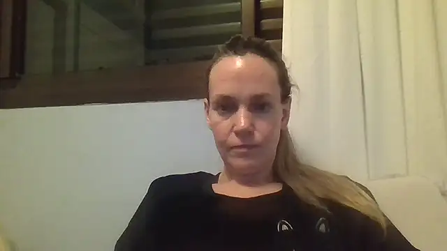 Snapshot of Annylove1 chatting on 10/08/25, 12:19 Annylove1 online show from 10/08/25, 12:19